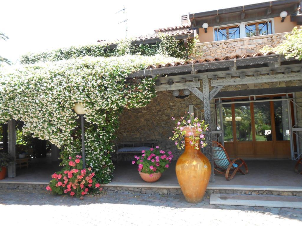 All'Ombra Del Palmeto Taranto Exterior foto